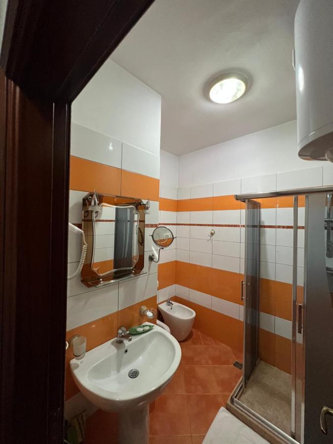 Bujtina Shqiptare Hotell Tiranë Eksteriør bilde