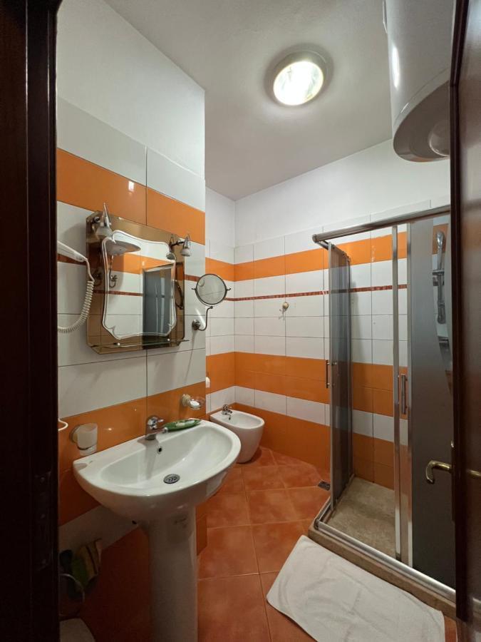 Bujtina Shqiptare Hotell Tiranë Eksteriør bilde